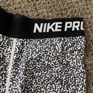 B&W leopard spandex NikePro S great used condition